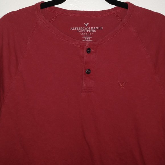 American Eagle Outfitters Red Legend T-Shirt Men's Medium Two Button Classic Fit - Picture 2 of 4